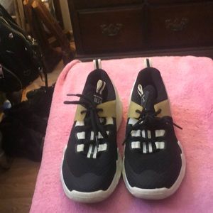 Sketcher DLT-A sneakers size 9